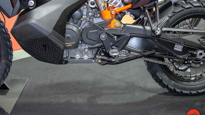 2019 KTM 790 Adventure R kickstand.