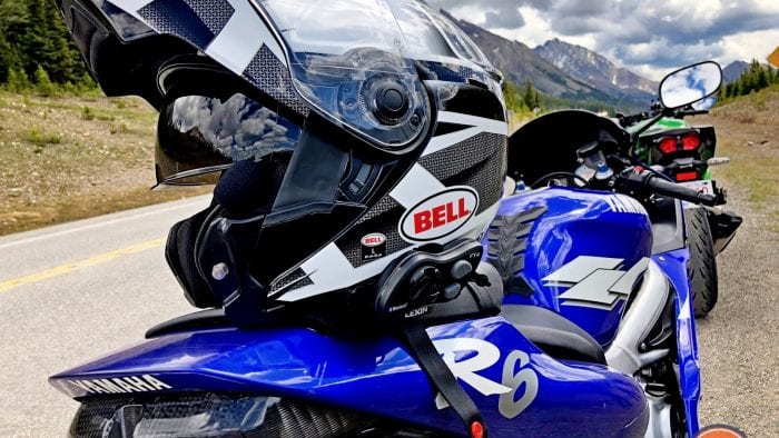 Bell SRT Modular helmet on a Yamaha R6.