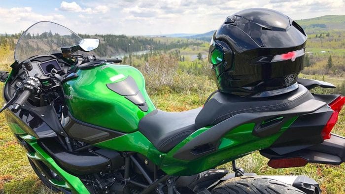 GMax MD01 helmet with a Kawsaki Ninja H2SX SE.