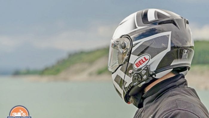 The Lexin FT4 installed on a Bell SRT modular helmet.