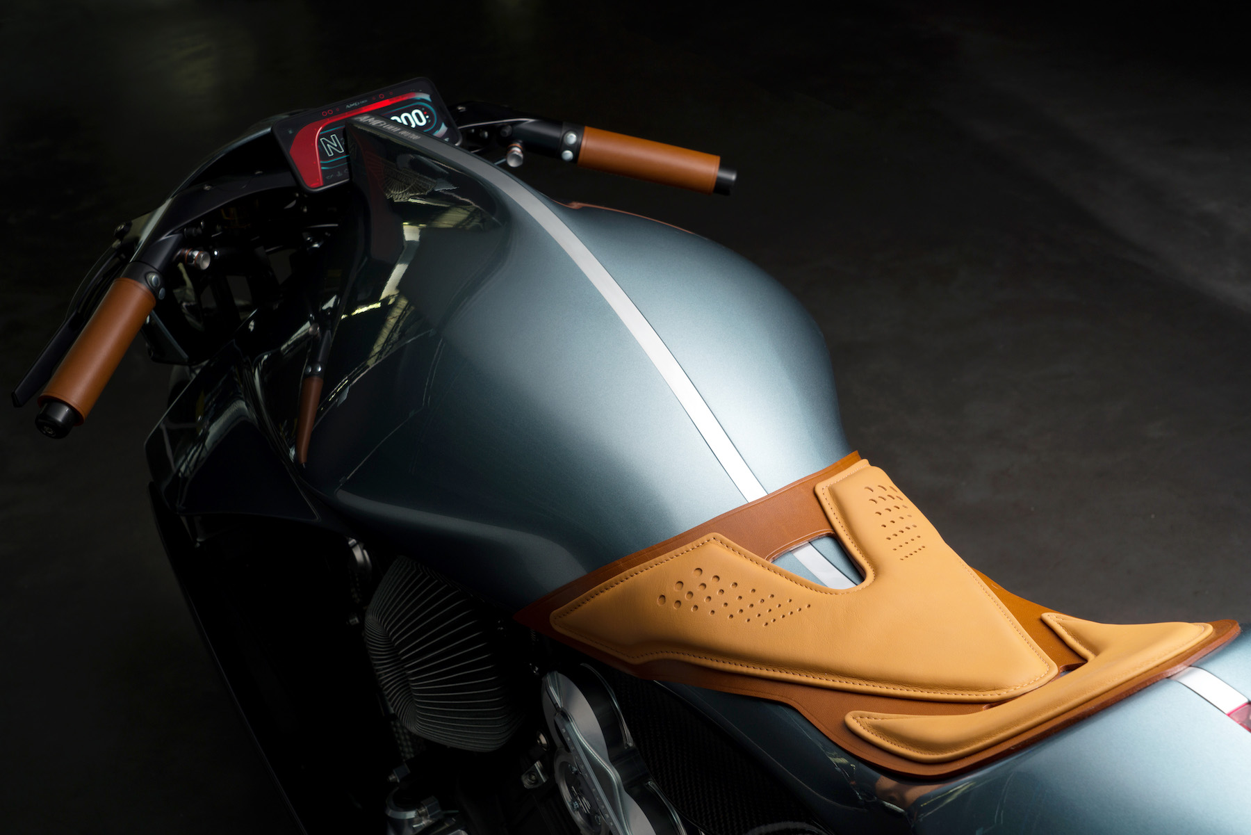 Aston Martin Brough Superior AMB 001