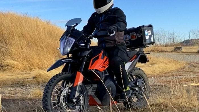 Me riding my KTM 790 Adventure while wearing the Shoei RF-1400 helmet.