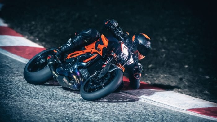 2021-KTM-1290-Super-Duke-R