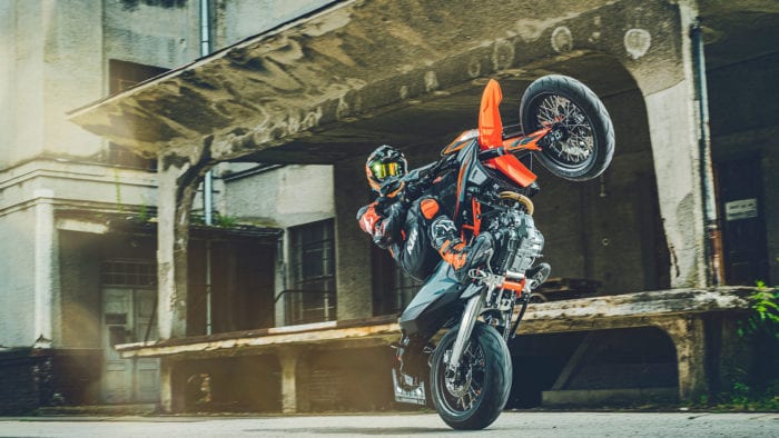 2021-KTM-690-SMC-R