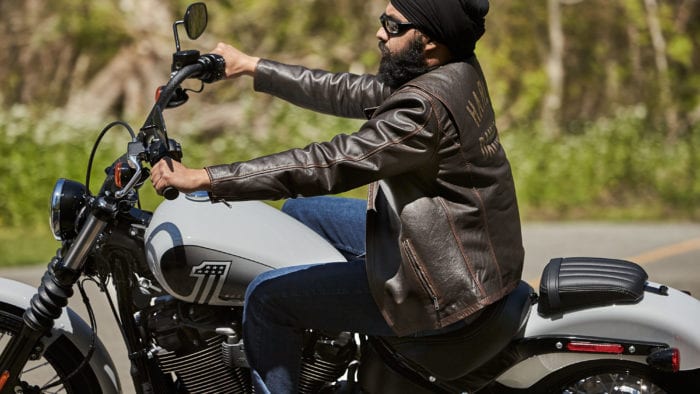A Canadian Sikh trying out the Tough Turban