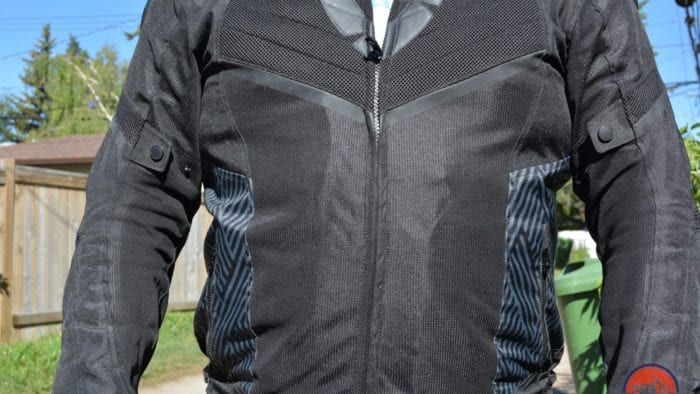 Frontal view of the Arc Air Mesh jacket, focusing on the 600D polyester and the 3D polyester mesh