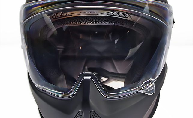 The Ruroc Atlas 3.0 helmet front view.