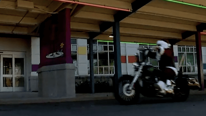 A view of The Wingmen of Savannah & Abate of Georgia District 11 bringing toys to kids at a hospital