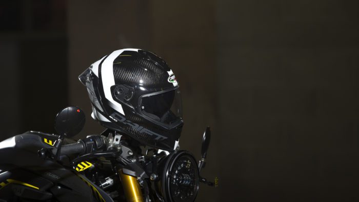 A view of the new Caberg Drift Evo Carbon Sonic (available also in fibreglass), which has joined this year's lineup from the Italian manufacturer Caberg