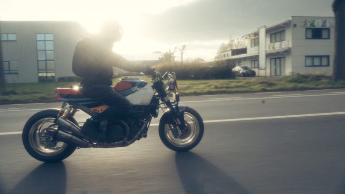 The custom FTR AMA that was created by Brice Hennebert for a commissioner who will be soon receiving the Black Swan - 1980's edge meets flat-track racer, with hints of Apaloosa pedigree